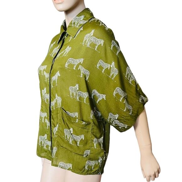 NEW MDM Top Animal Print Zebra Green Shirt Blouse Size Large Short Sleeves - Picture 3 of 13